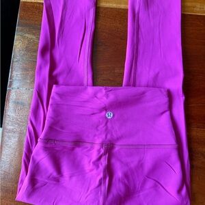 Lululemon Fuchsia Activewear